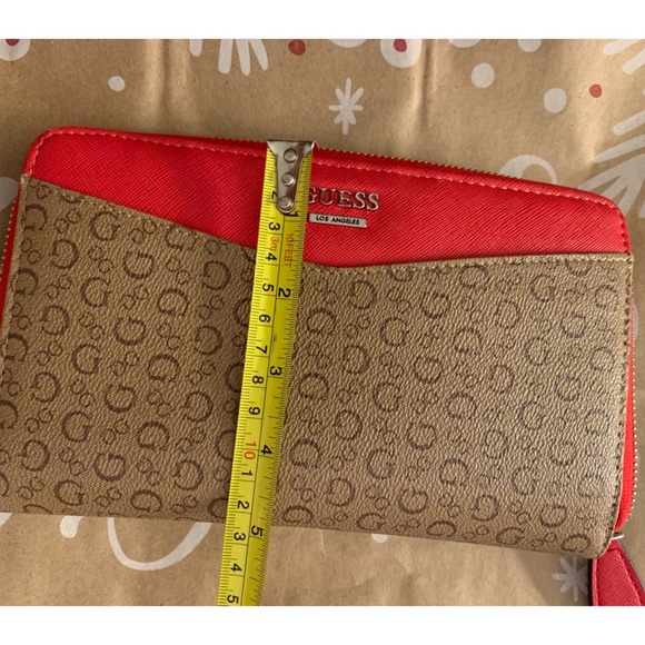 ❌❌❌SOLD SOLD SOLD❌❌❌GUESS MONOGRAM WALLET VGUC - Picture 7 of 7
